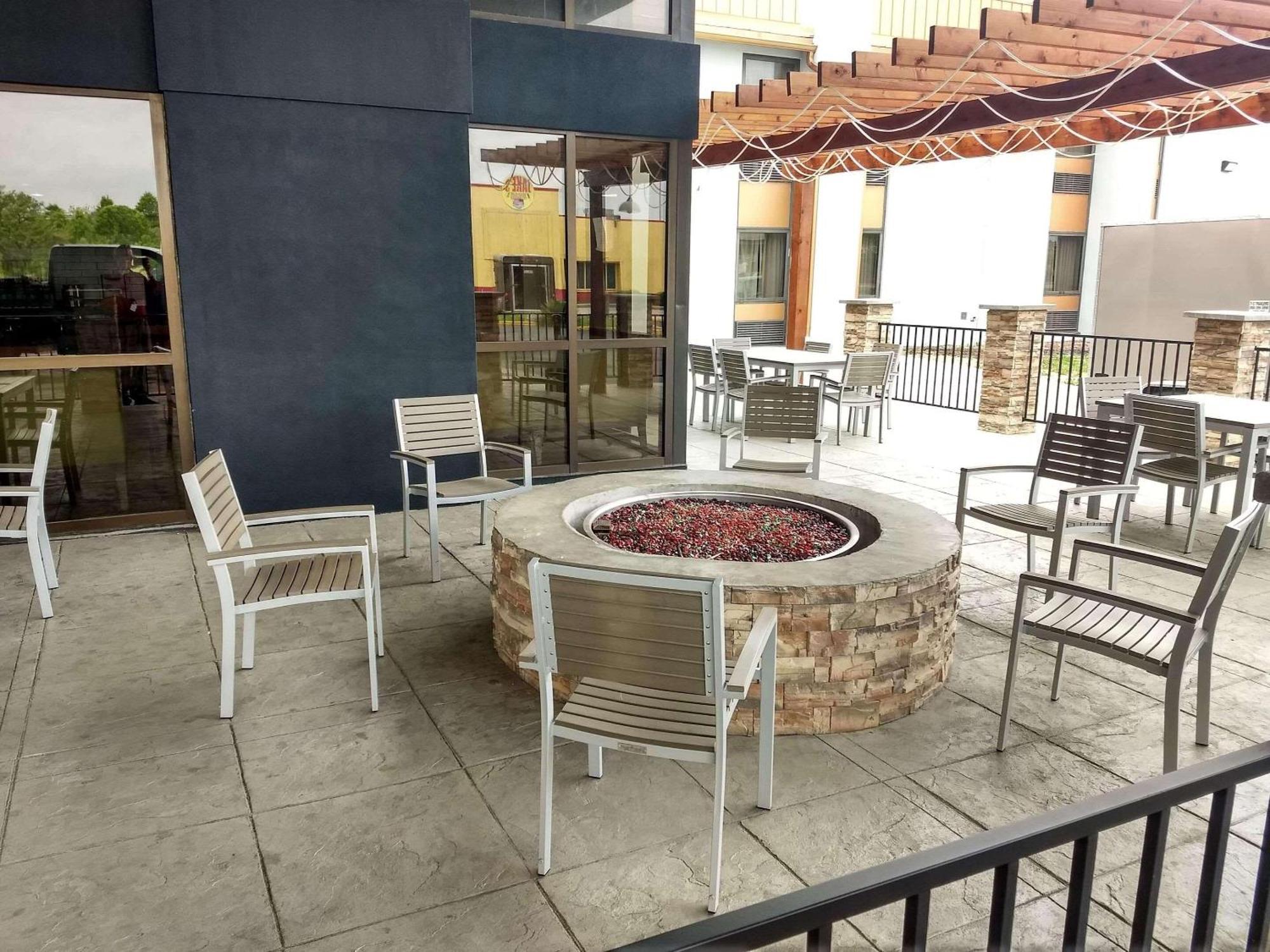 Country Inn & Suites By Radisson, Indianapolis East, In מראה חיצוני תמונה